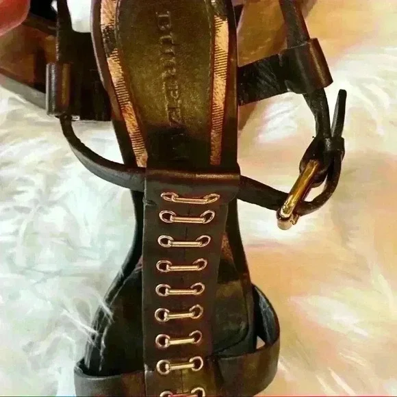 BURBERRY Leather Platform Sandals - 36.5